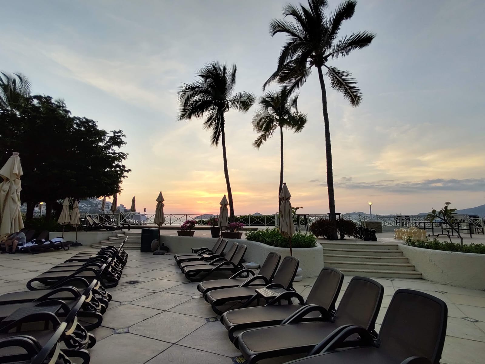 Hotel Dreams + omega(3)